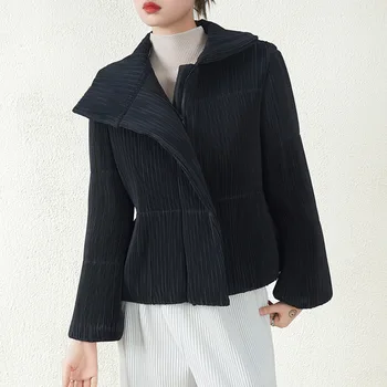 Kış Miyake Pilili Kısa Küçük Moda Standı Yaka Gevşek kapitone ceket Ekmek Elbise Tasarım Ceket